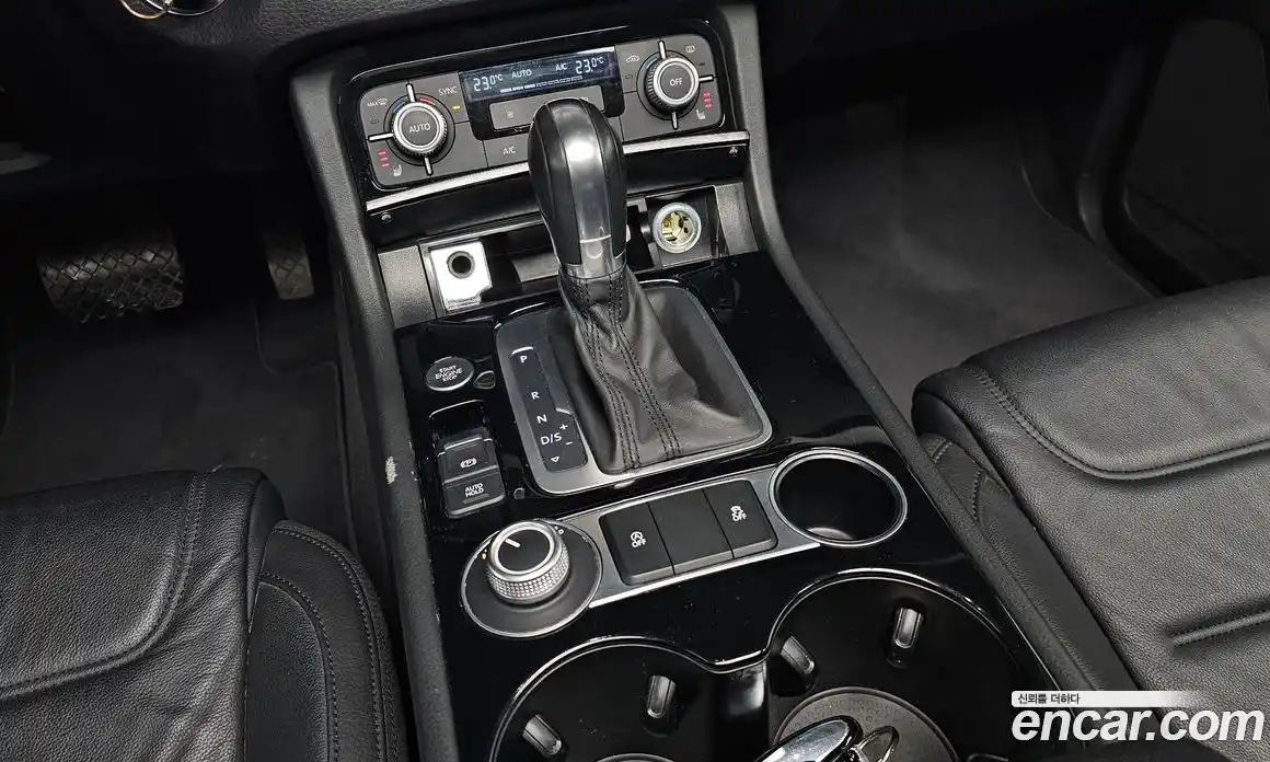 Volkswagen Touareg 2016 3.0 Автомат в Москве № 215360, фото 11