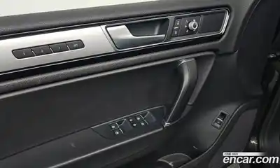 Volkswagen Touareg 2016 3.0 Автомат в Москве № 215360, миниатюра 5