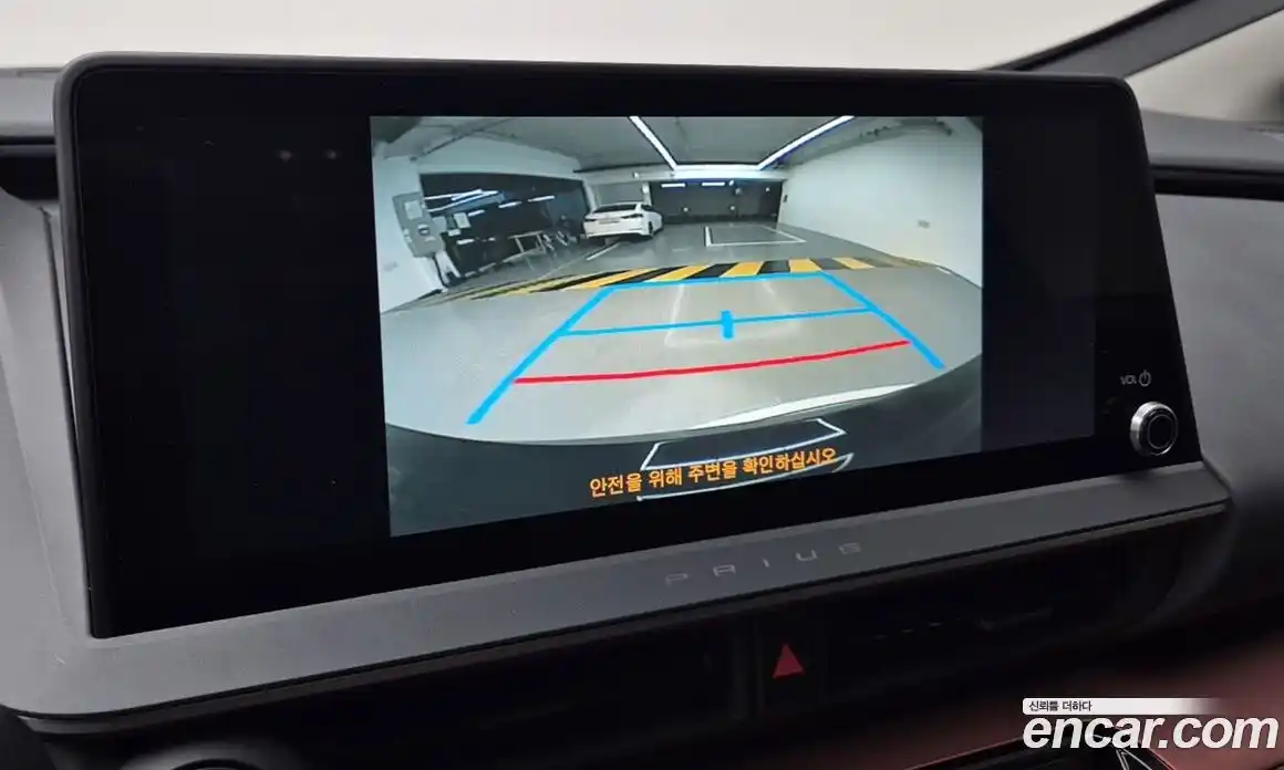 Toyota Prius 2024 2.0 Автомат в Москве № 215597, фото 13