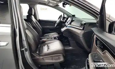 Honda Odyssey 2019 3.5 Автомат в Москве № 215704, миниатюра 9