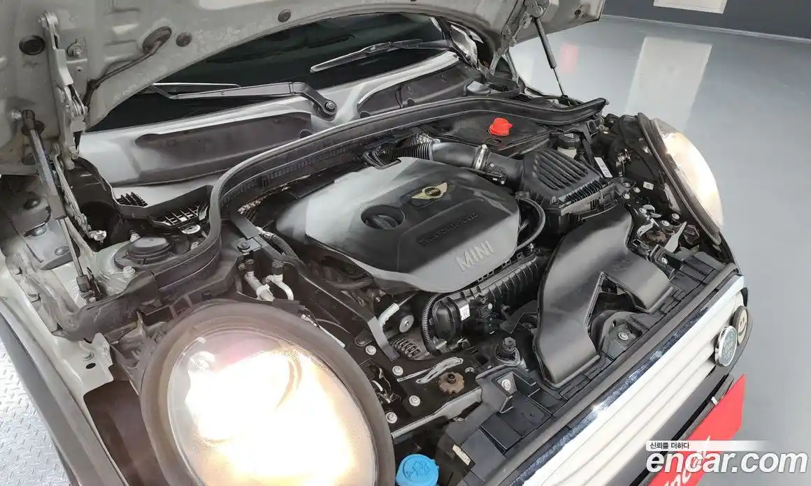 Mini Cooper 2015 1.5 Автомат в Москве № 216005, фото 15