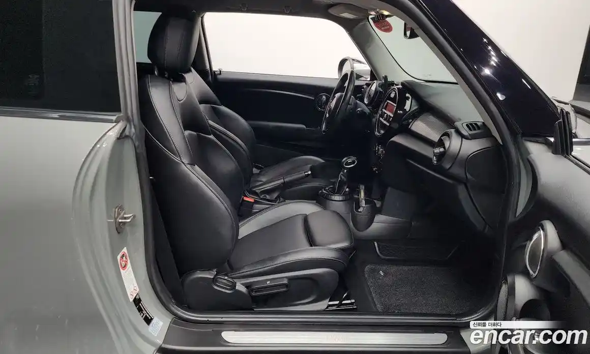 Mini Cooper 2015 1.5 Автомат в Москве № 216005, фото 16