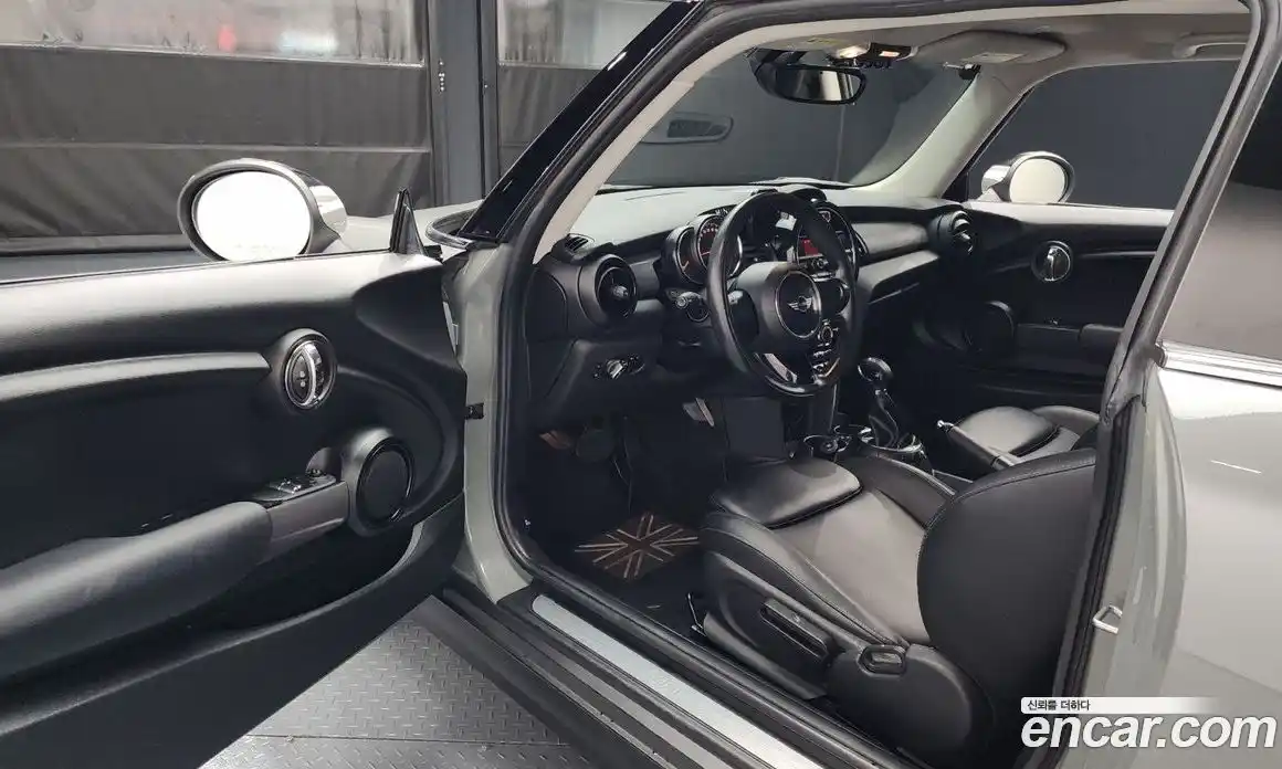 Mini Cooper 2015 1.5 Автомат в Москве № 216005, фото 19