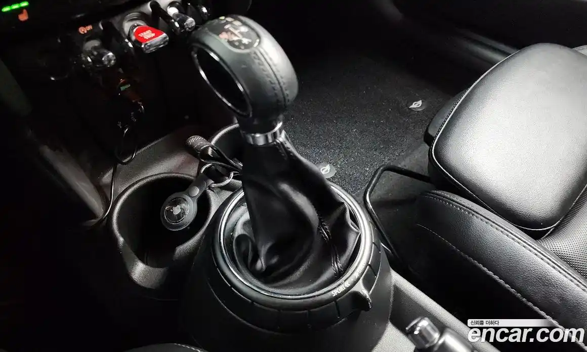 Mini Cooper 2015 1.5 Автомат в Москве № 216005, фото 10