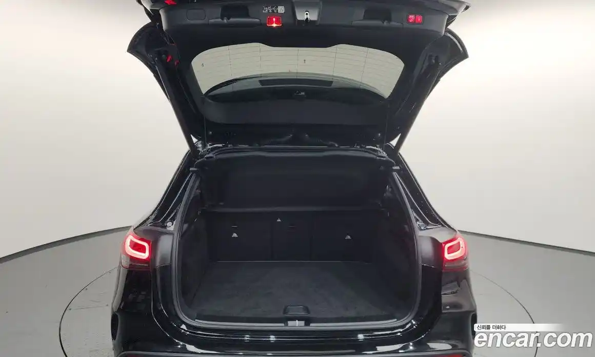 Mercedes-Benz GLA-Class 2023 2.0 Автомат в Москве № 222373, фото 20