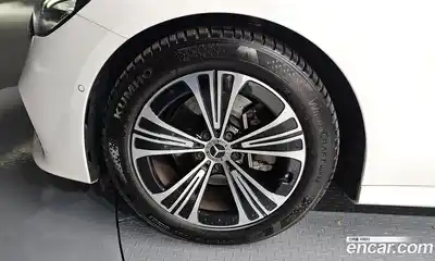 Mercedes-Benz E-Class 2024 2.0 Автомат в Москве № 222519, миниатюра 4