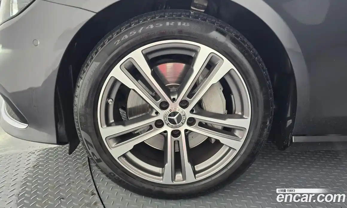 Mercedes-Benz E-Class 2021 2.0 Автомат в Москве № 223278, фото 9