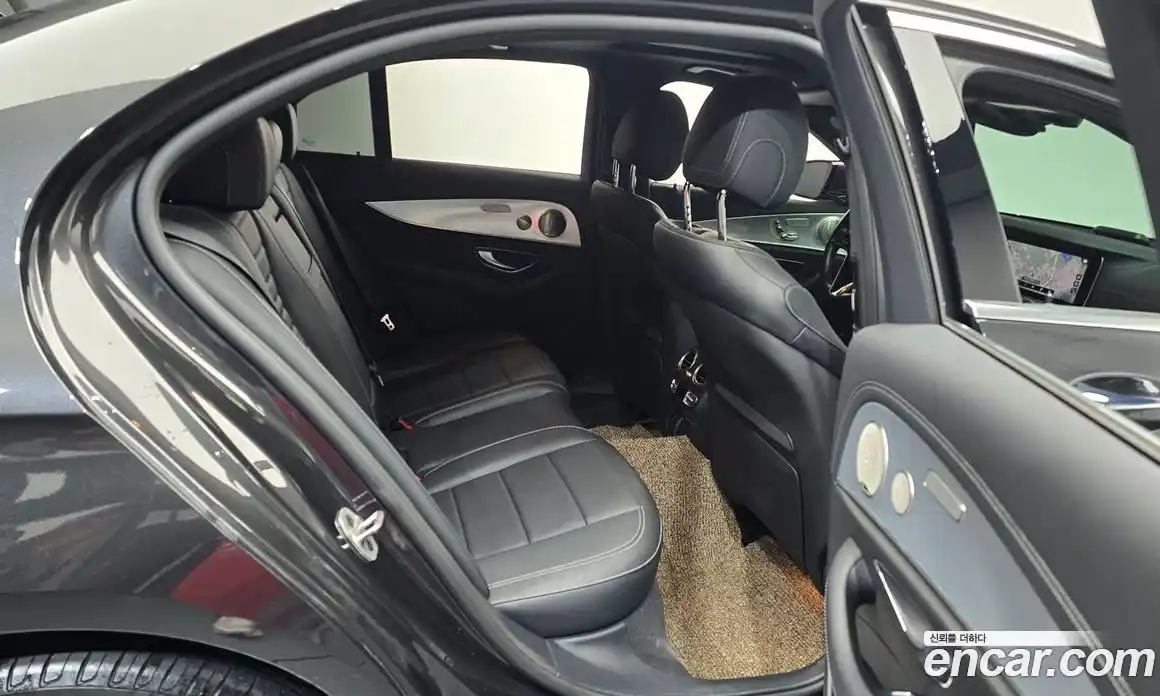 Mercedes-Benz E-Class 2021 2.0 Автомат в Москве № 223278, фото 10