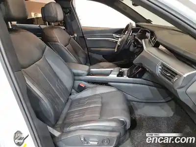 Audi e-tron 2023 0.2 Автомат в Москве № 230358, миниатюра 11