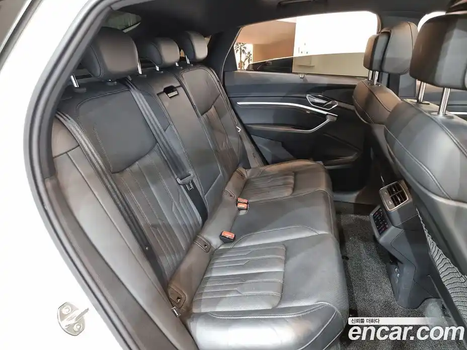 Audi e-tron 2023 0.2 Автомат в Москве № 230358, фото 13