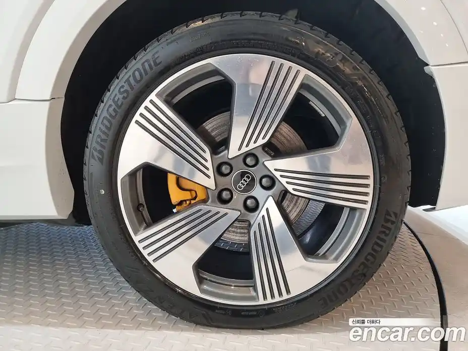 Audi e-tron 2023 0.2 Автомат в Москве № 230358, фото 5