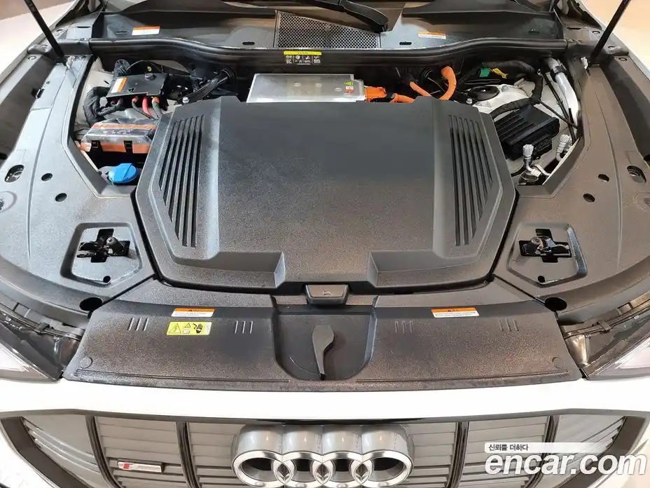 Audi e-tron 2023 0.2 Автомат в Москве № 230358, фото 6