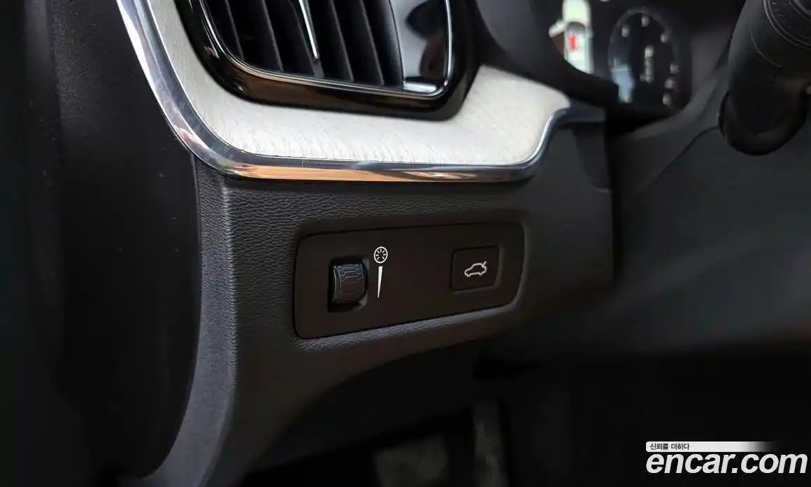 Volvo XC60 2019 2.0 Автомат в Москве № 230579, фото 7