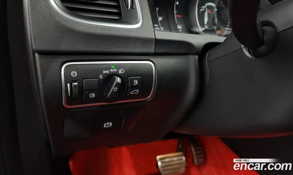 Volvo V60 2018 2.0 Автомат в Москве № 230595, фото 10