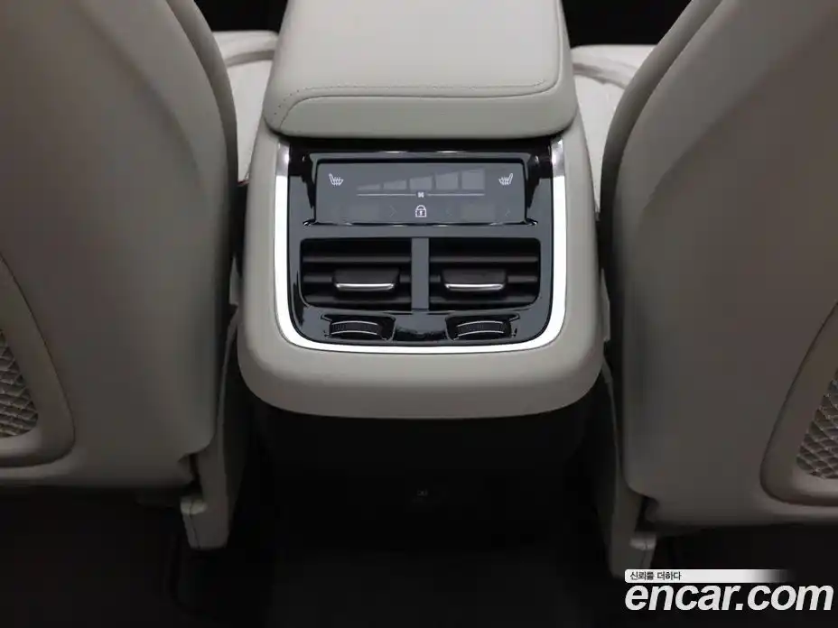 Volvo XC60 2026 2.0 Автомат в Москве № 230779, фото 12