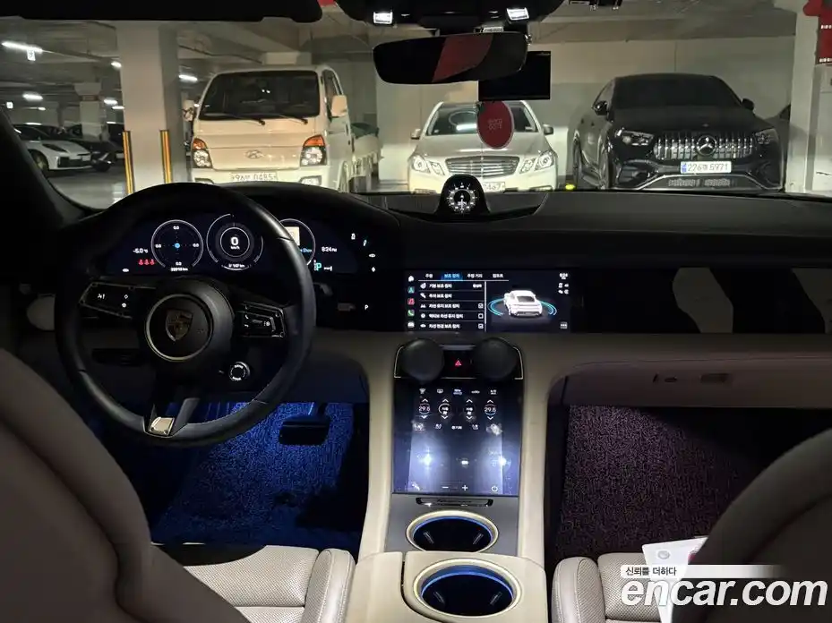 Porsche Taycan 2024 Автомат в Москве № 231016, фото 14