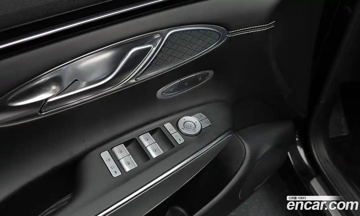 Genesis GV70 2022 0.1 Автомат в Москве № 24853, фото 17