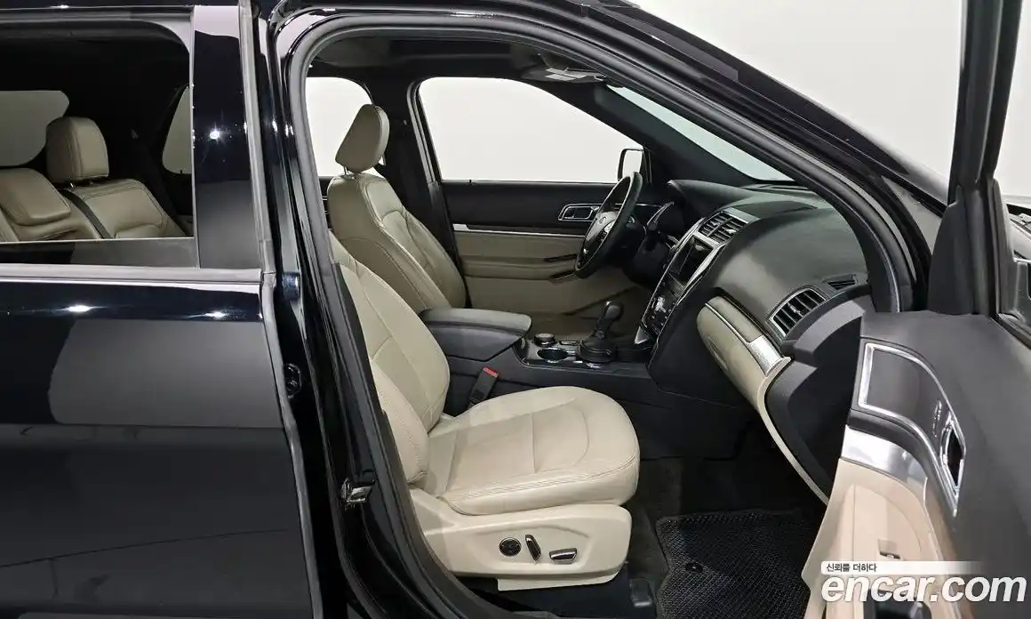 Ford Explorer 2018 2.3 Автомат в Москве № 255651, фото 4