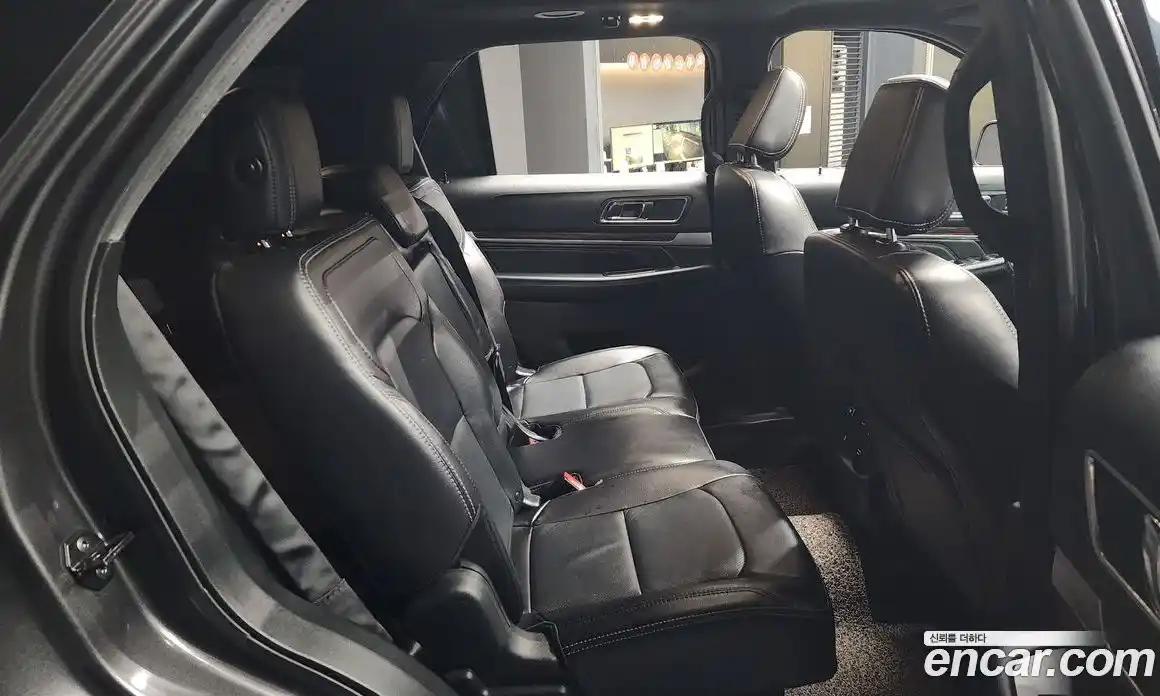 Ford Explorer 2018 2.3 Автомат в Москве № 258273, фото 11