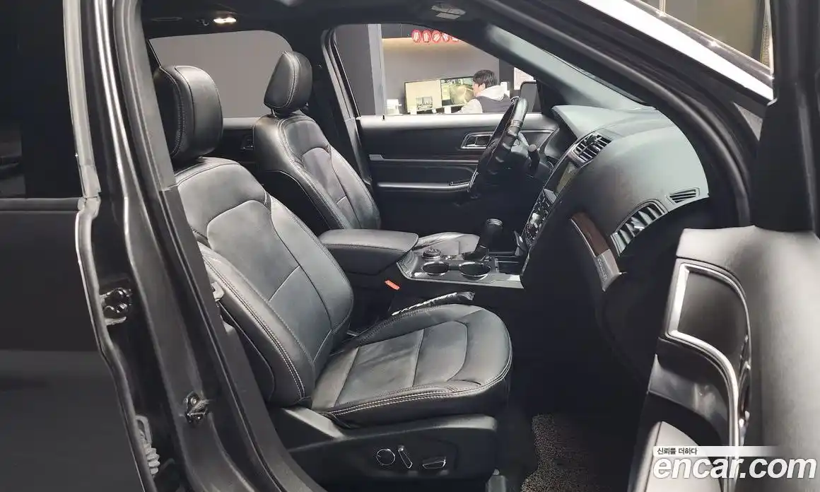 Ford Explorer 2018 2.3 Автомат в Москве № 258273, фото 4