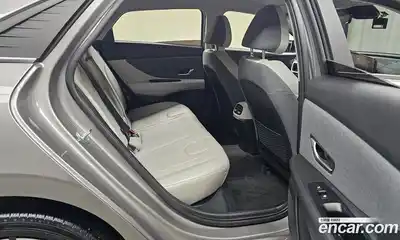 Hyundai Avante 2023 1.6 Автомат в Москве № 267320, миниатюра 12