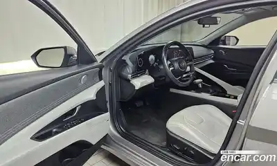 Hyundai Avante 2023 1.6 Автомат в Москве № 267320, миниатюра 9