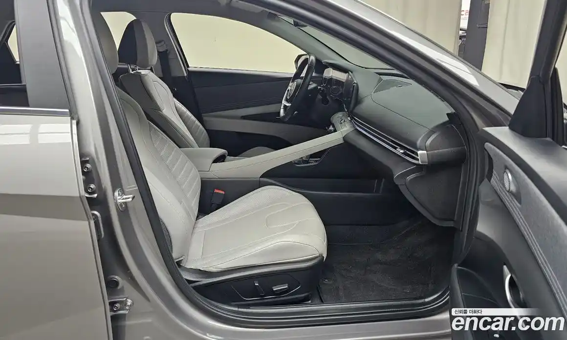 Hyundai Avante 2023 1.6 Автомат в Москве № 267320, фото 10