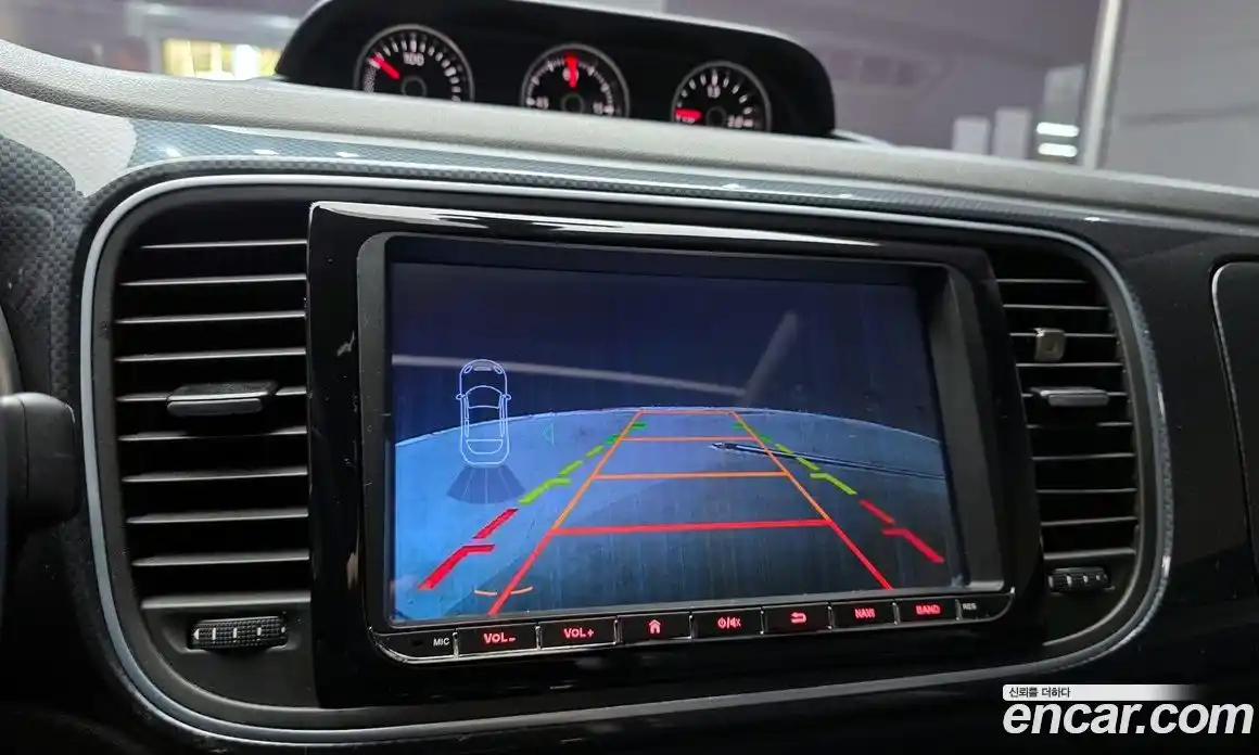 Volkswagen Beatle 2013 2.0 Автомат в Москве № 272633, фото 12