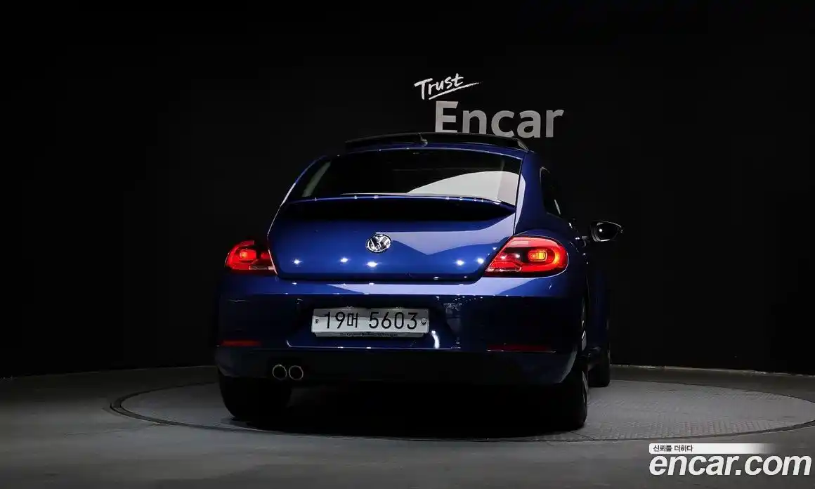 Volkswagen Beatle 2013 2.0 Автомат в Москве № 272633, фото 4