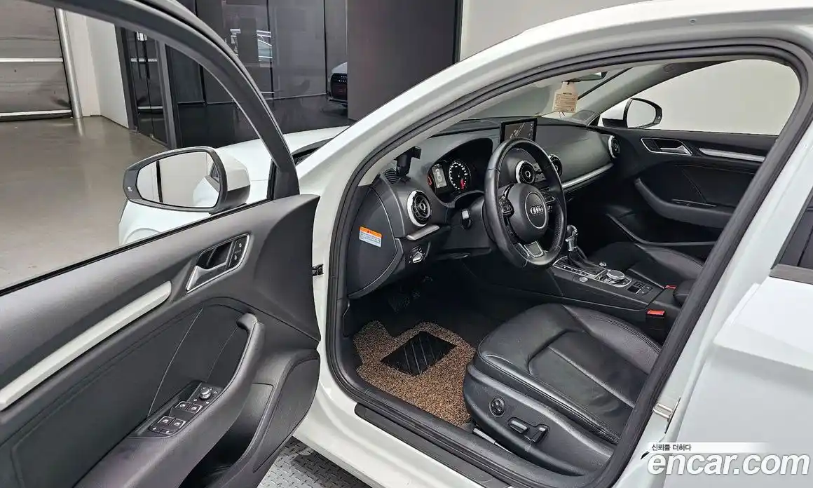 Audi A3 2016 2.0 Автомат в Москве № 293077, фото 3