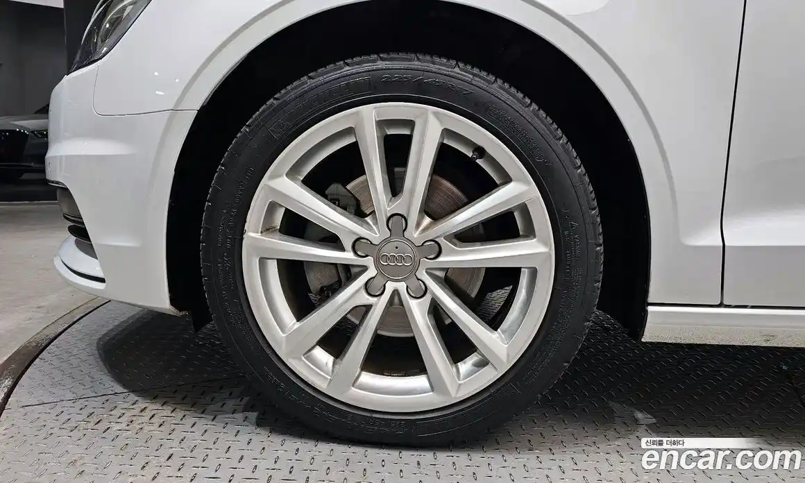 Audi A3 2016 2.0 Автомат в Москве № 293077, фото 6