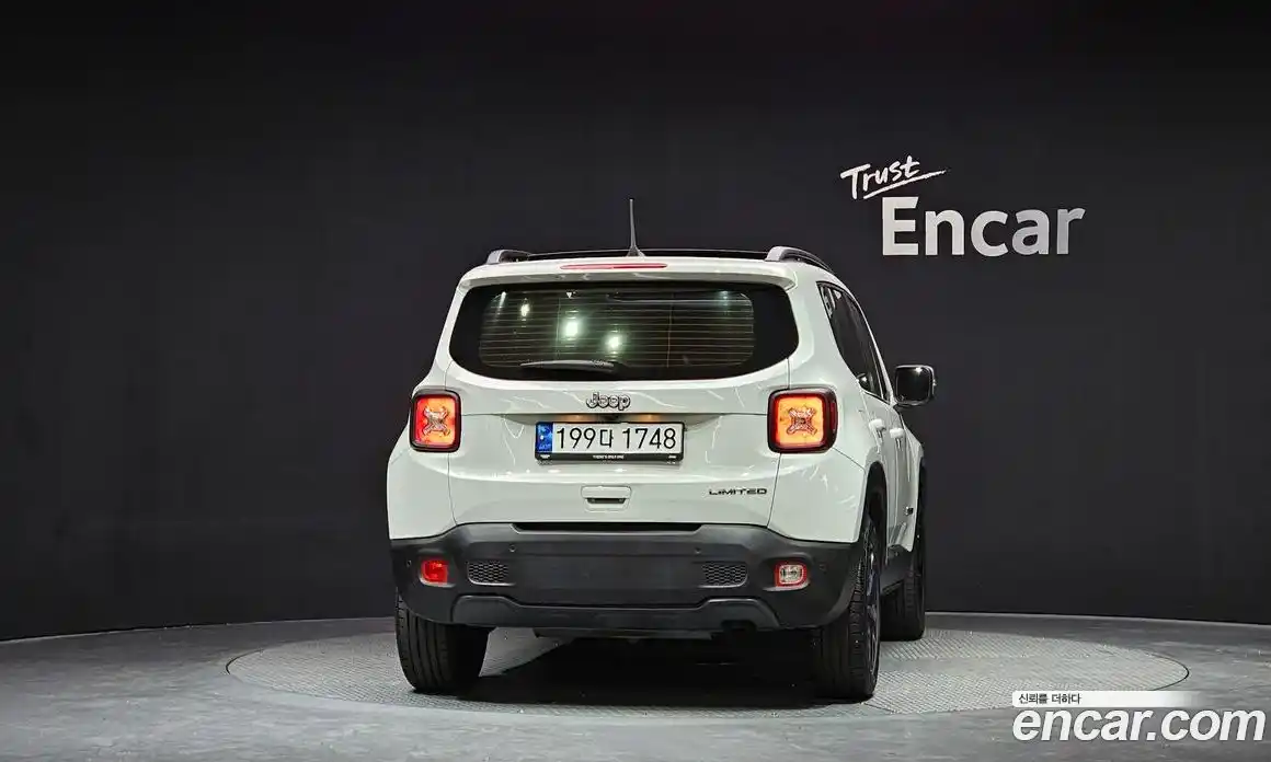 Jeep Renegade 2022 1.3 Автомат в Москве № 302149, фото 13