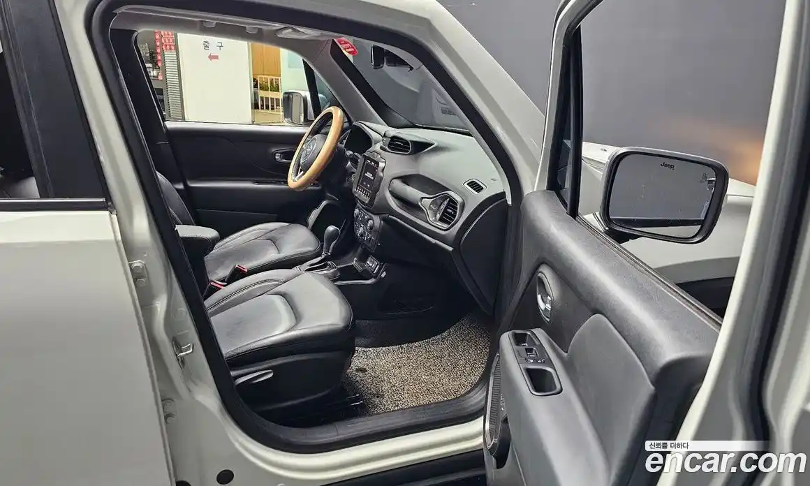 Jeep Renegade 2022 1.3 Автомат в Москве № 302149, фото 15