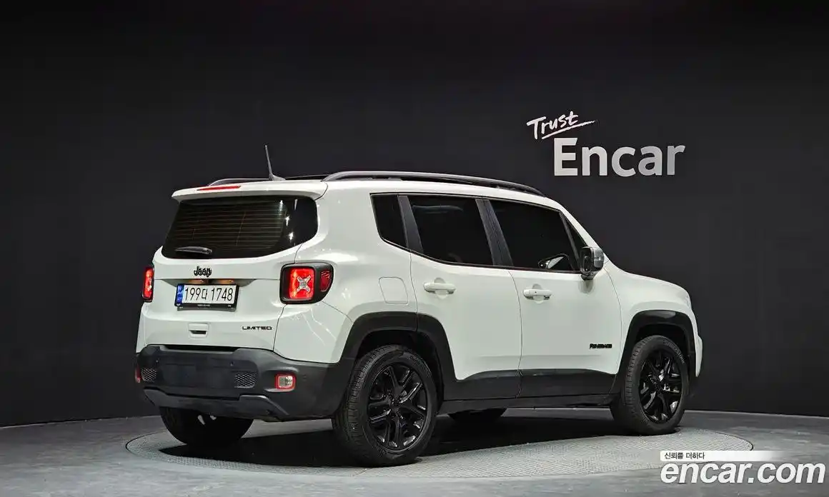 Jeep Renegade 2022 1.3 Автомат в Москве № 302149, фото 16