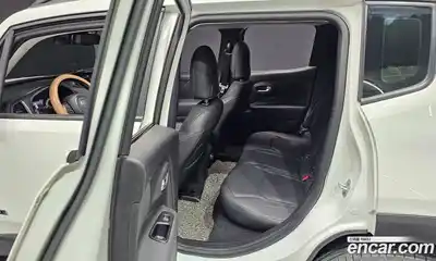 Jeep Renegade 2022 1.3 Автомат в Москве № 302149, миниатюра 8