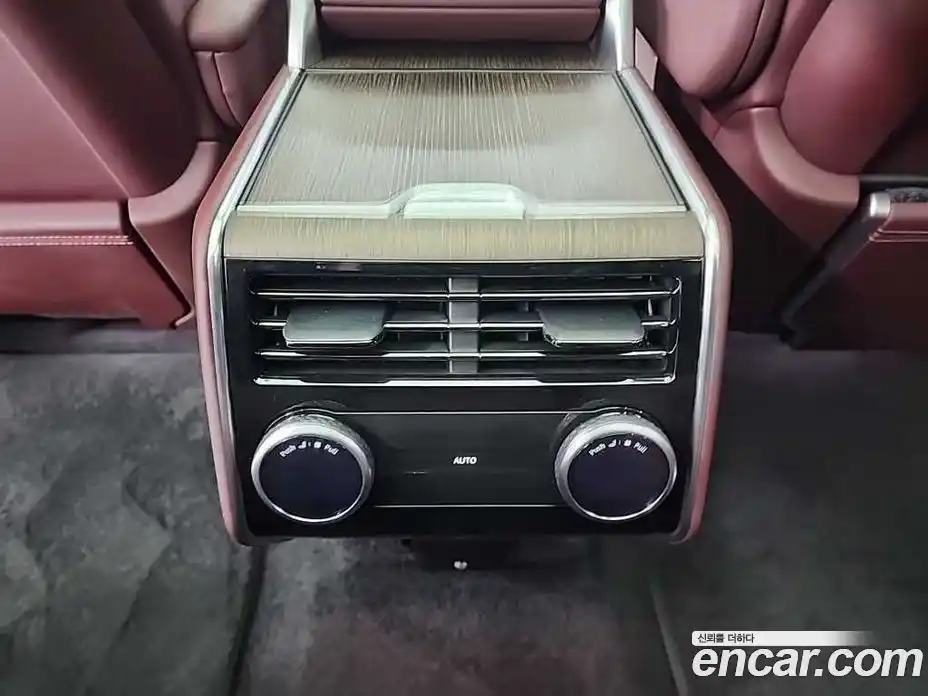 Land Rover Range-Rover 2023 4.4 Автомат в Москве № 315472, фото 13