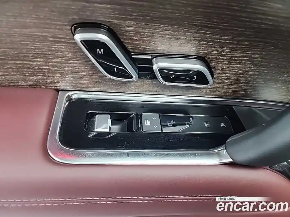 Land Rover Range-Rover 2023 4.4 Автомат в Москве № 315472, фото 15