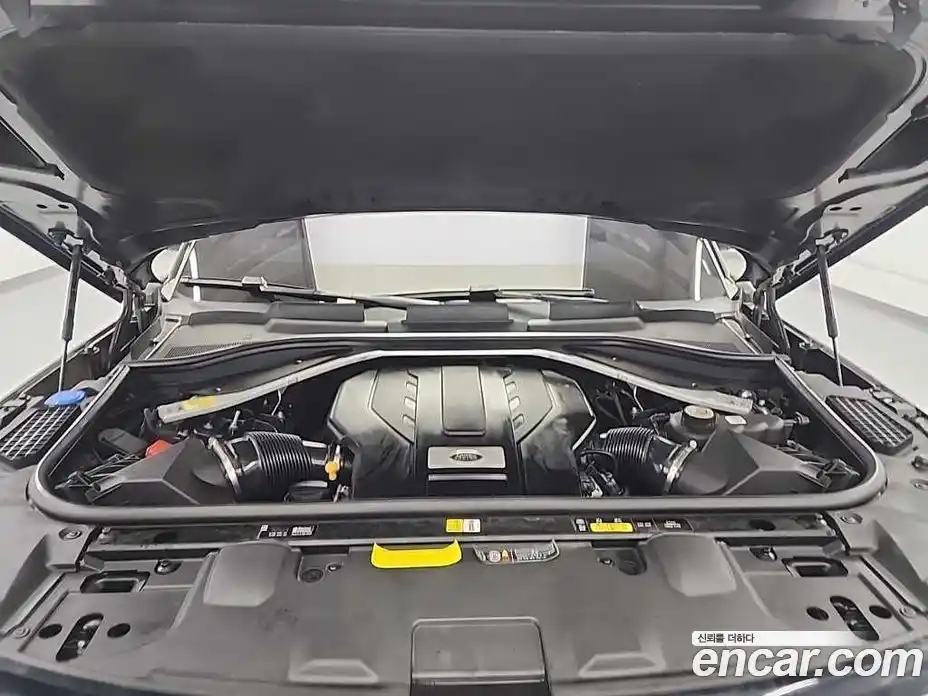 Land Rover Range-Rover 2023 4.4 Автомат в Москве № 315472, фото 5