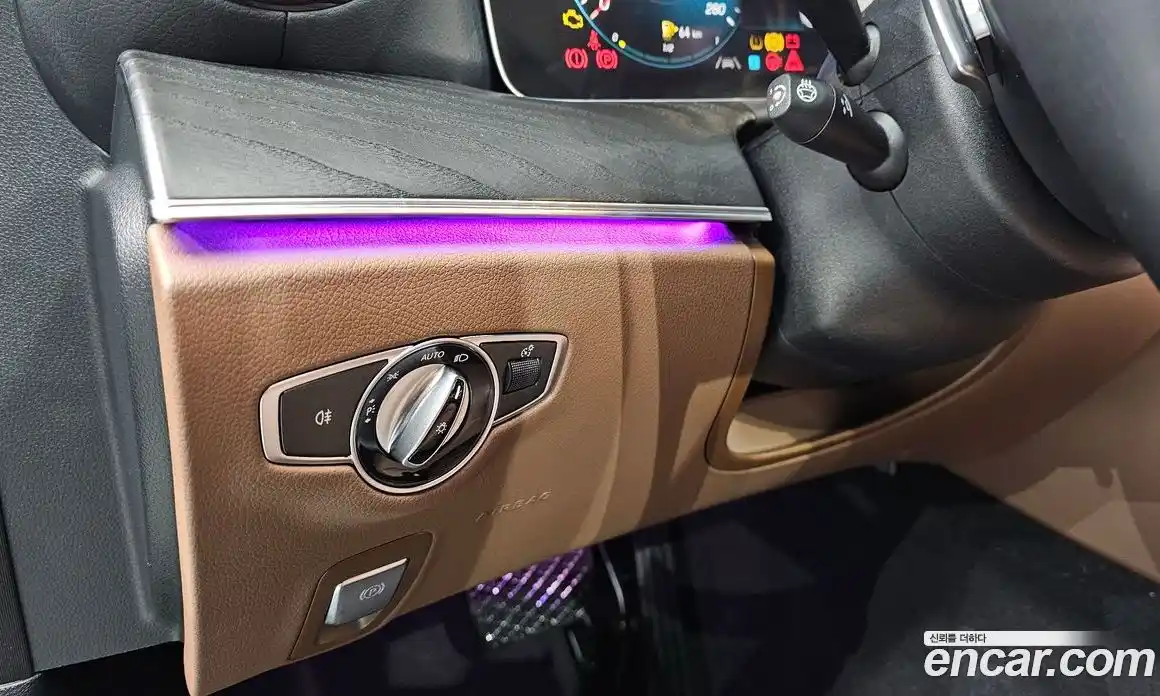 Mercedes-Benz E-Class 2023 2.0 Автомат в Москве № 321828, фото 12