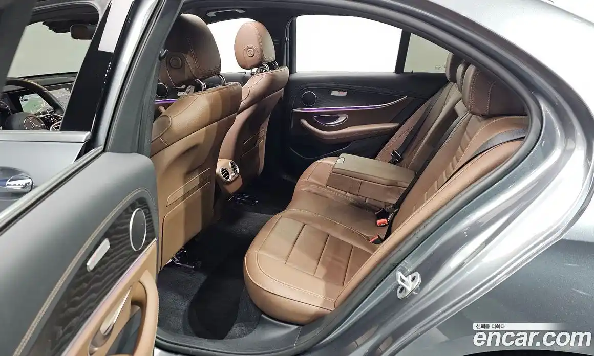 Mercedes-Benz E-Class 2023 2.0 Автомат в Москве № 321828, фото 17