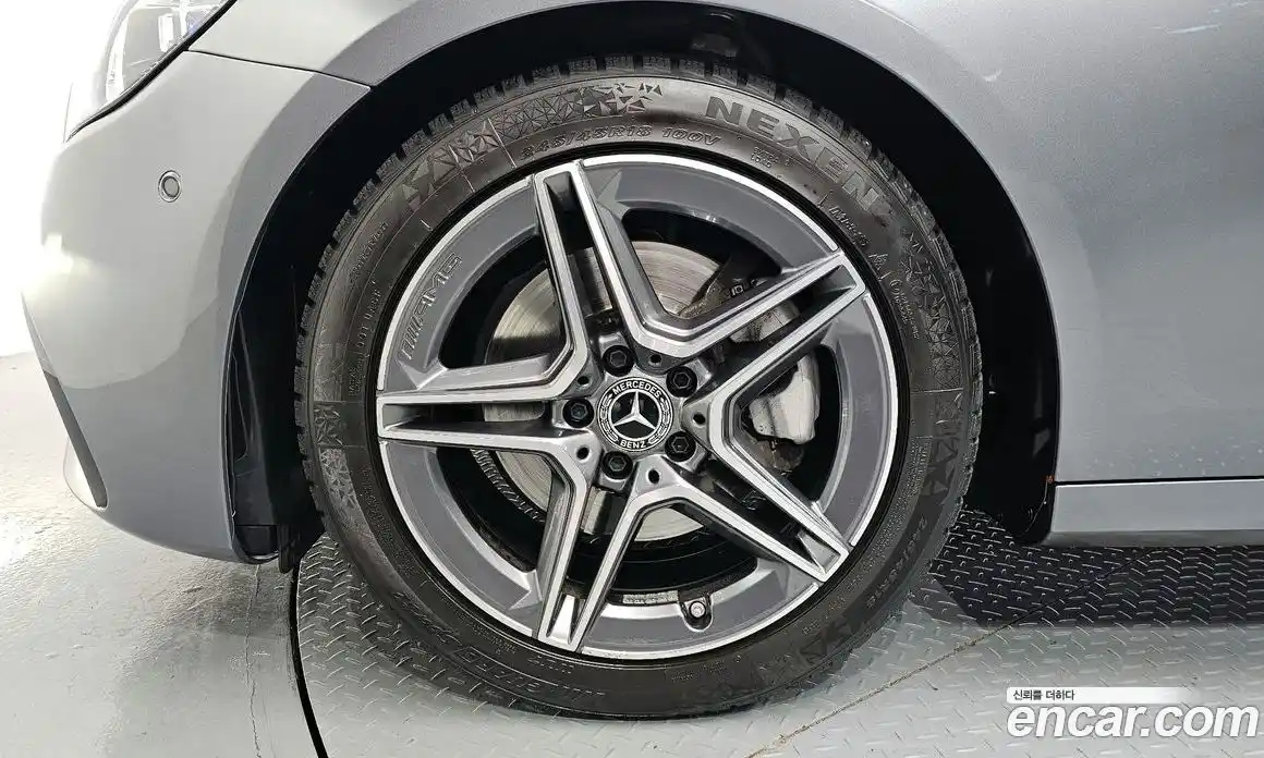 Mercedes-Benz E-Class 2023 2.0 Автомат в Москве № 321828, фото 5