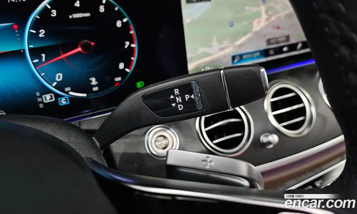 Mercedes-Benz E-Class 2023 2.0 Автомат в Москве № 321828, фото 9