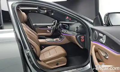 Mercedes-Benz E-Class 2023 2.0 Автомат в Москве № 321828, миниатюра 10