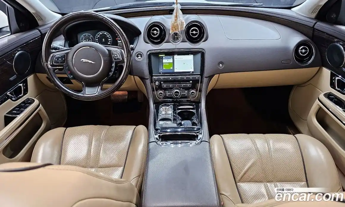 Jaguar XJ 2016 3.0 Автомат в Москве № 331533, фото 13