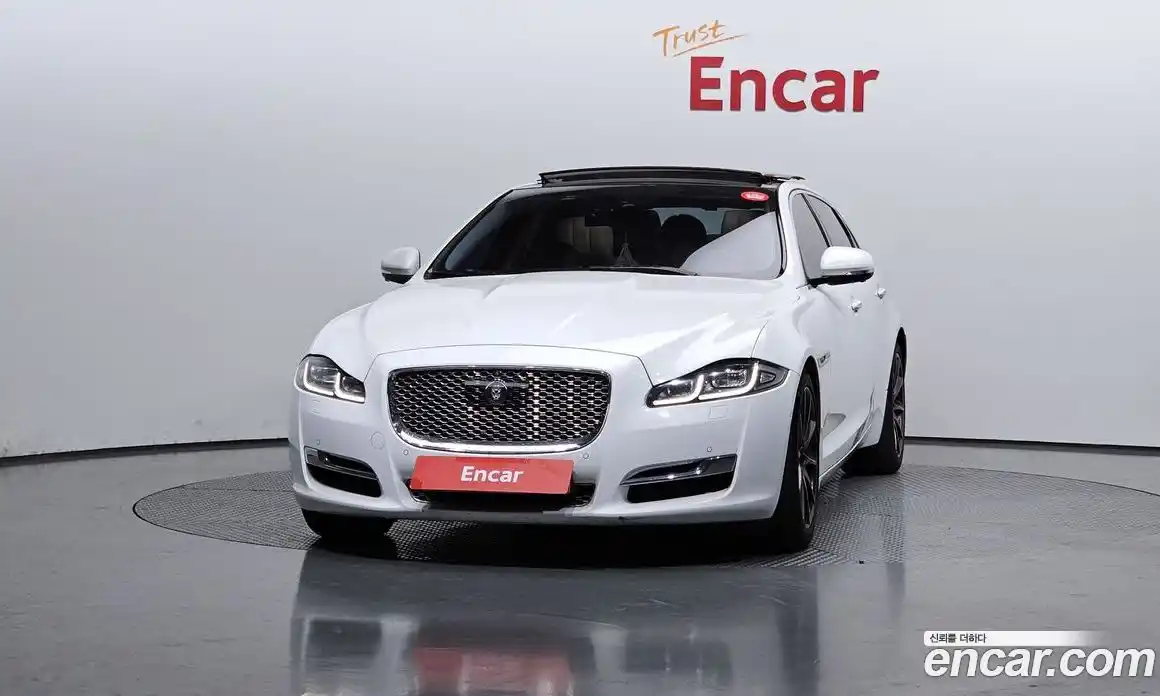 Jaguar XJ 2016 3.0 Автомат в Москве № 331533, фото 6