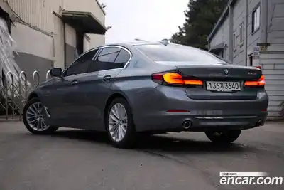 BMW 5-Series 2018 2.0 Автомат в Москве № 402857, миниатюра 2