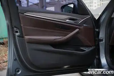 BMW 5-Series 2018 2.0 Автомат в Москве № 402857, миниатюра 9