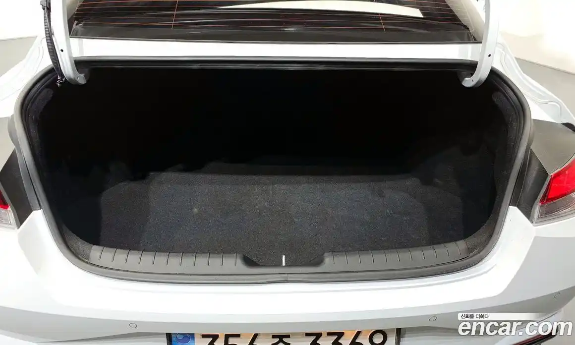 Hyundai Avante 2021 1.6 Автомат в Москве № 48579, фото 17