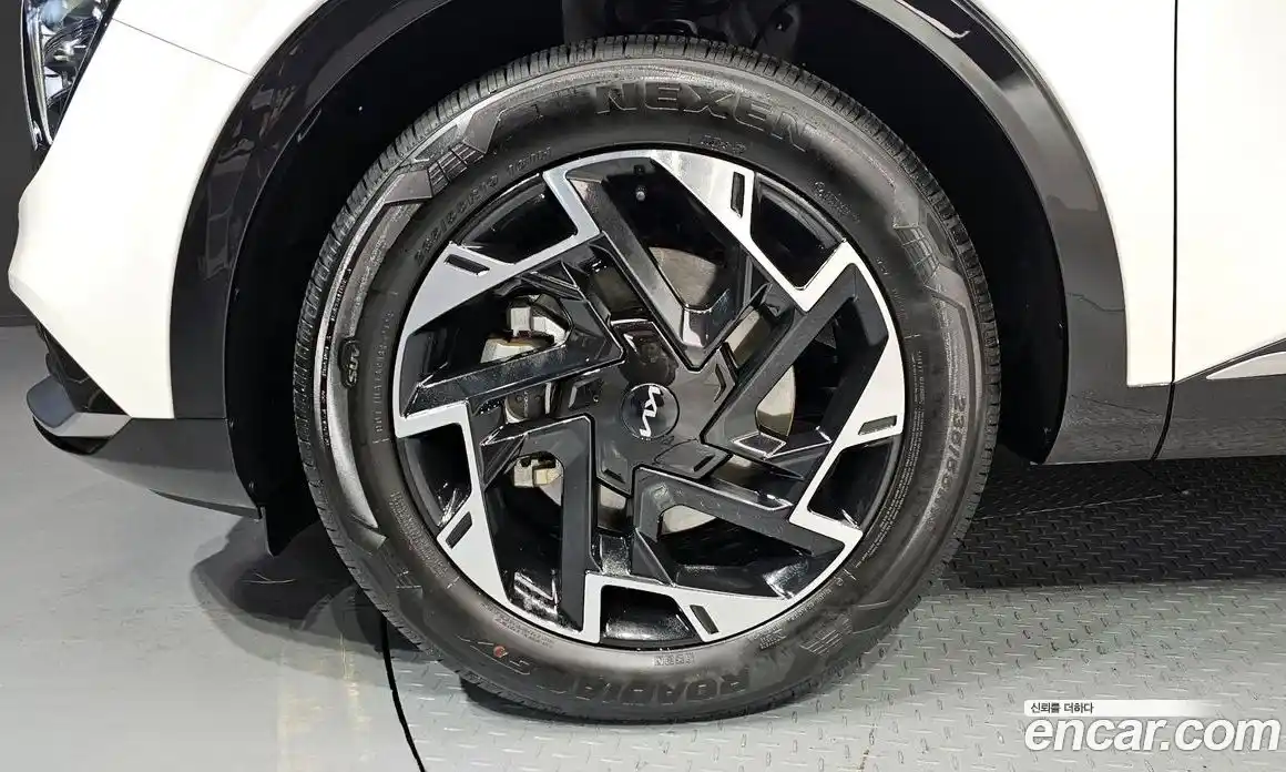 Kia Sportage 2023 1.6 Автомат в Москве № 60486, фото 3