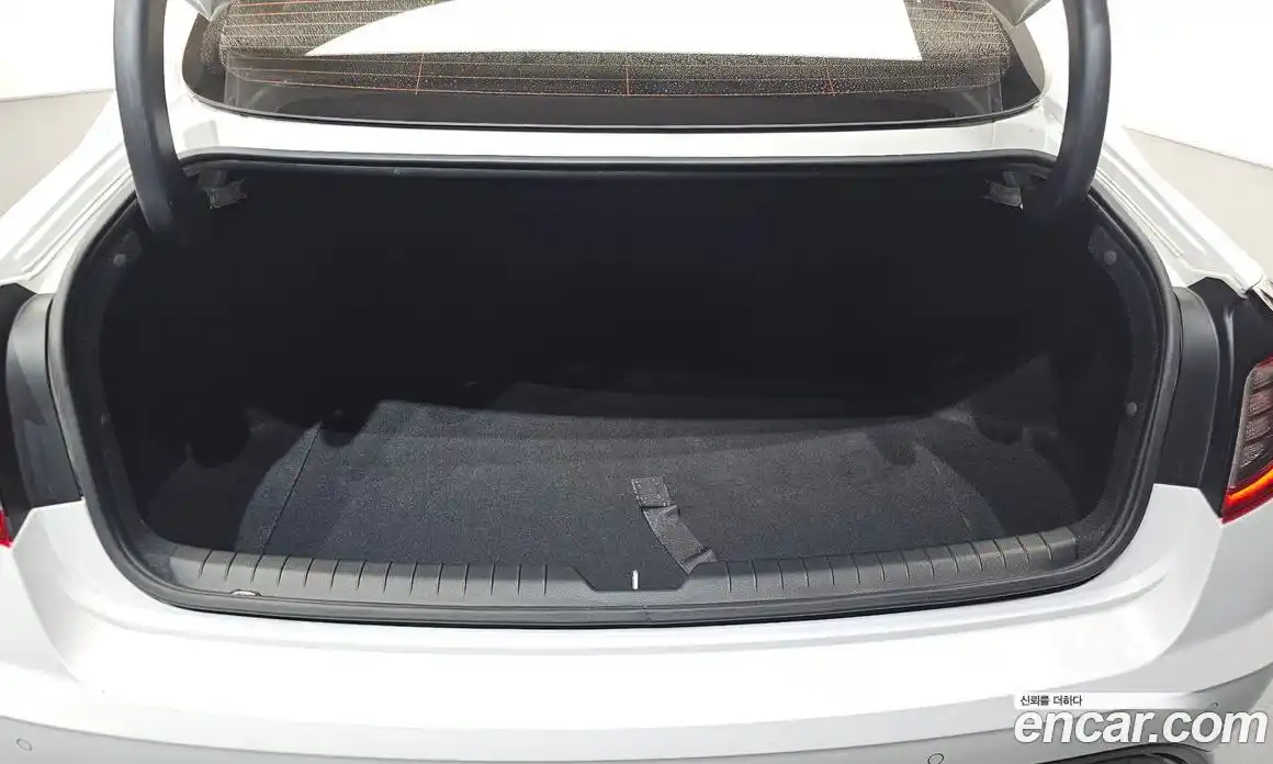 Hyundai Sonata 2022 2.0 Автомат в Москве № 10056, фото 20